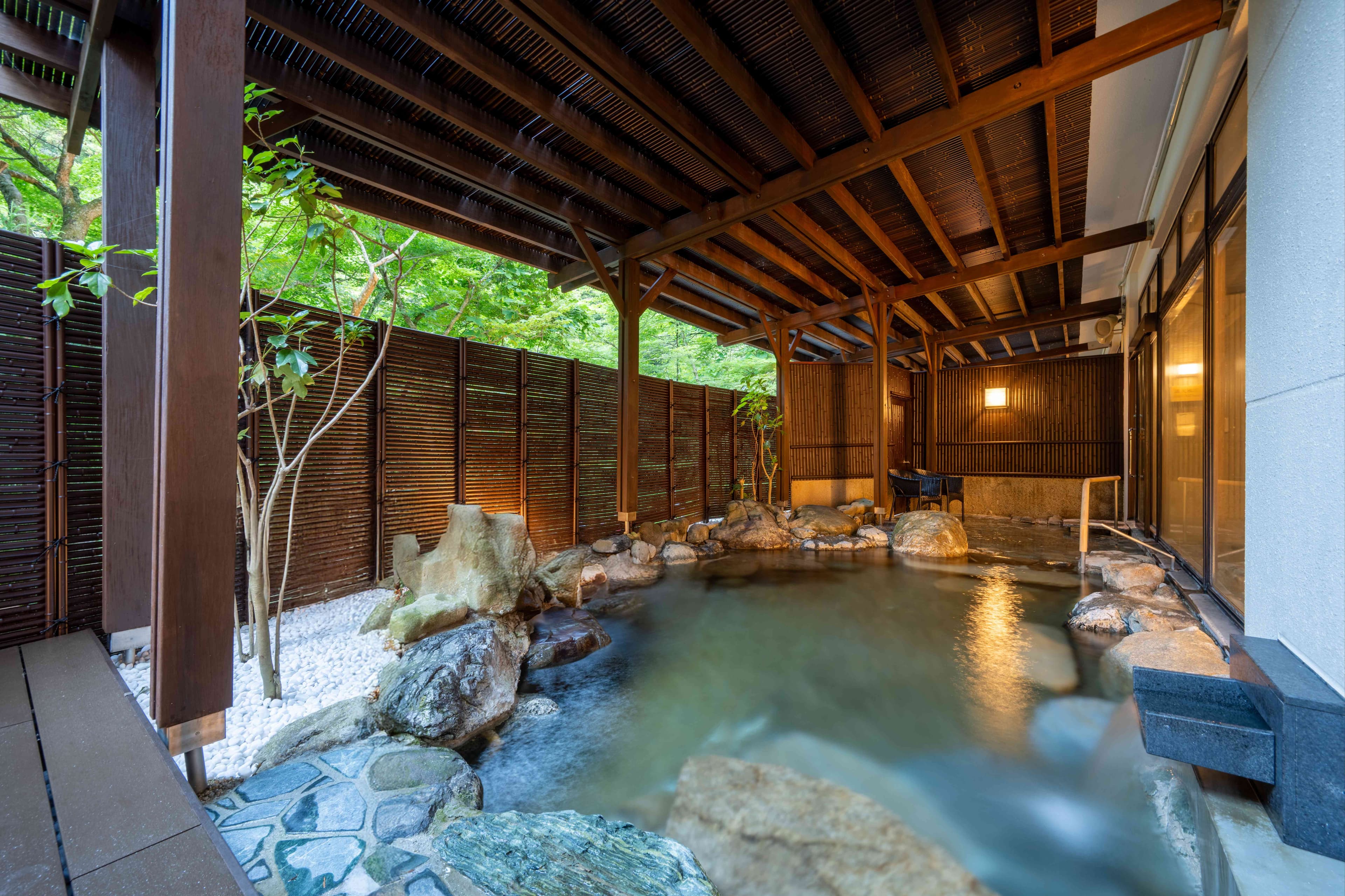 Large public bath, open-air bath, men's