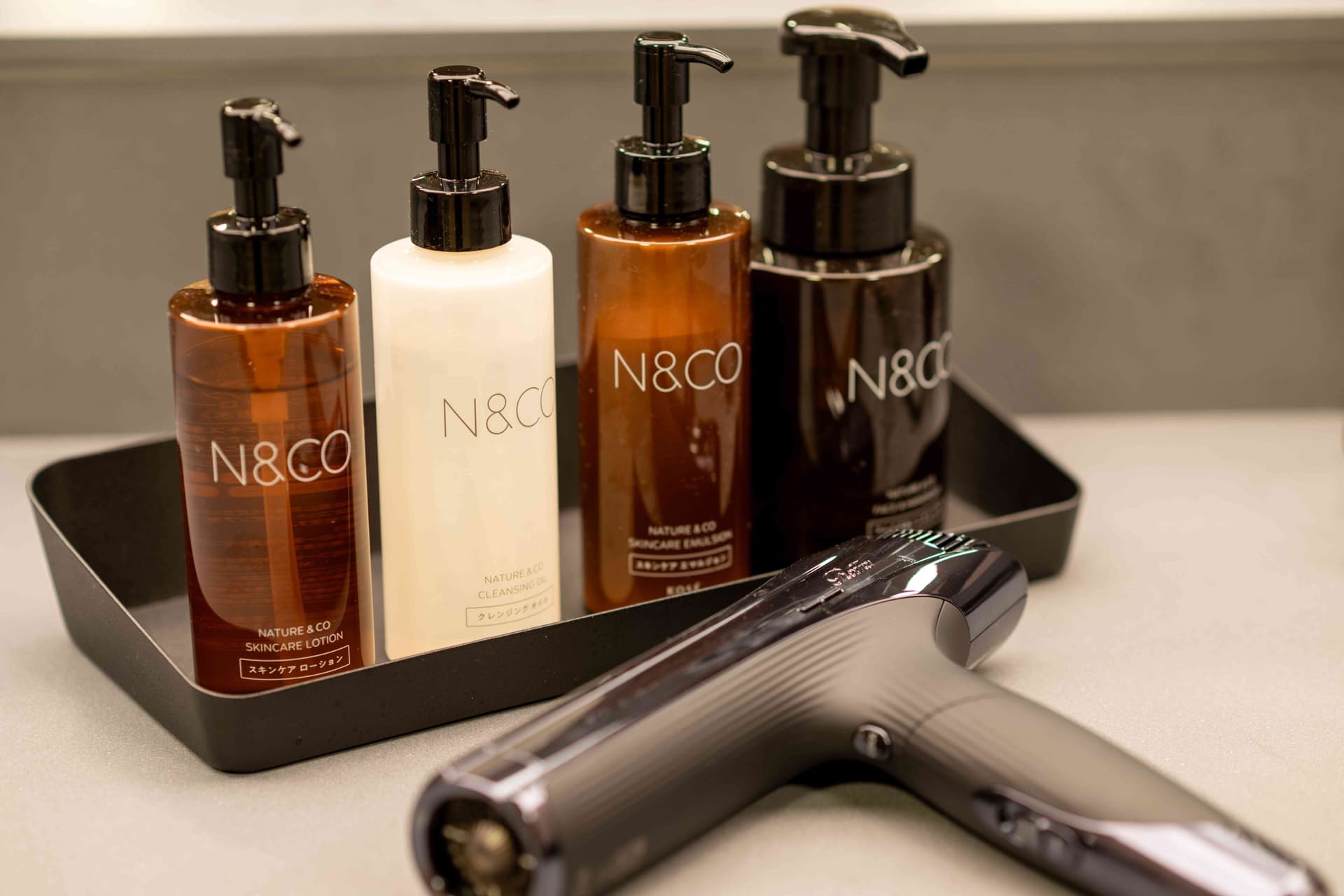 Large public bath amenities