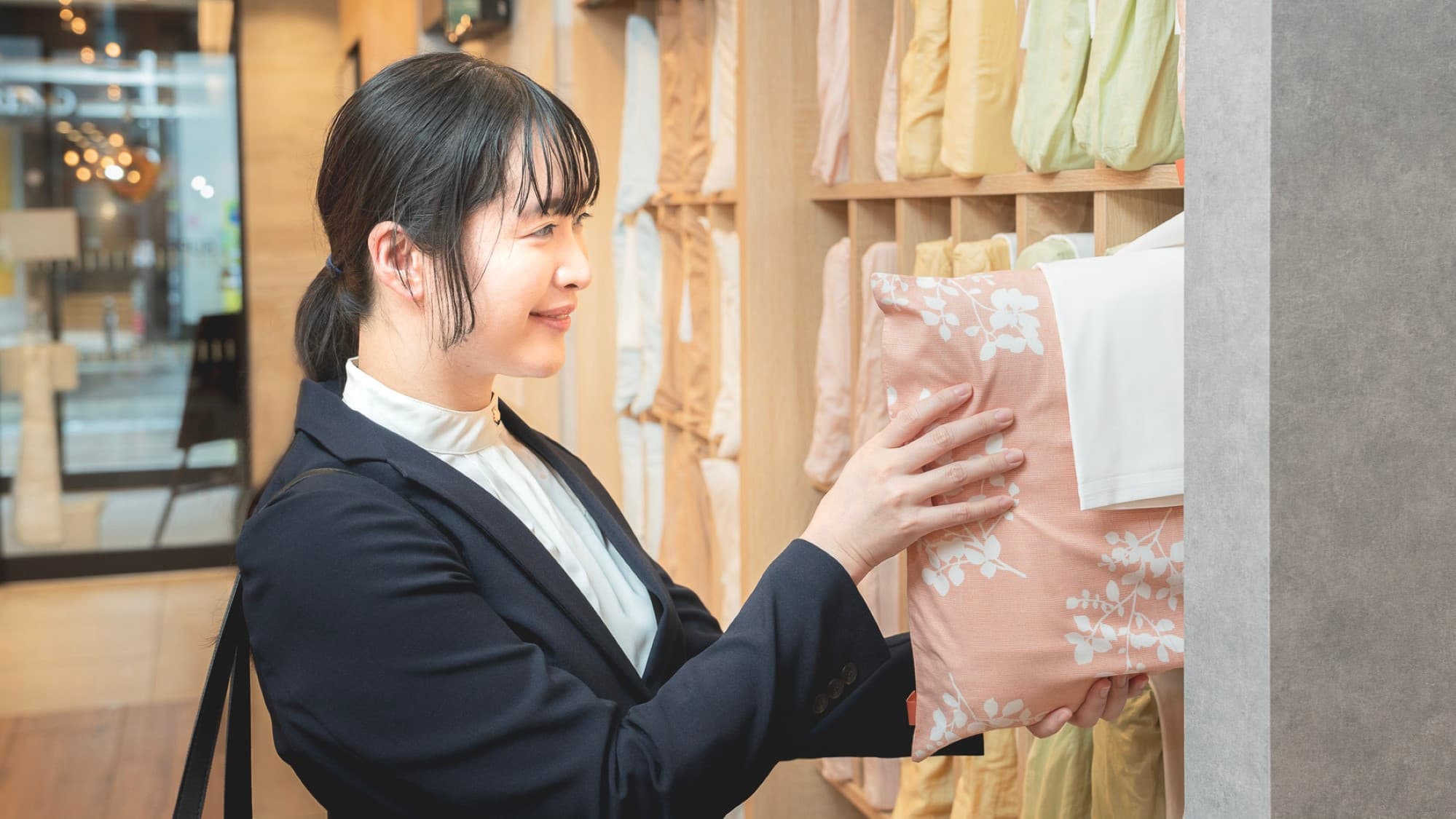 Choose from 8 different pillows (first come, first served)