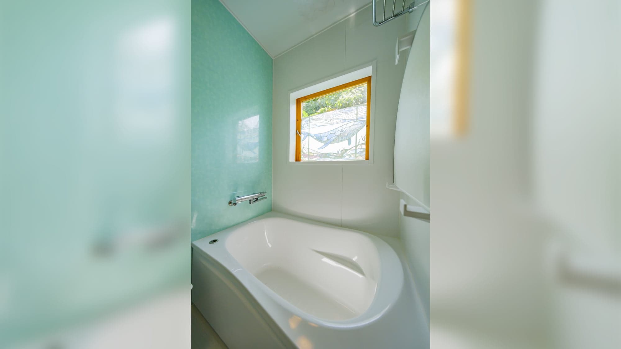 Bathroom (bathtub)