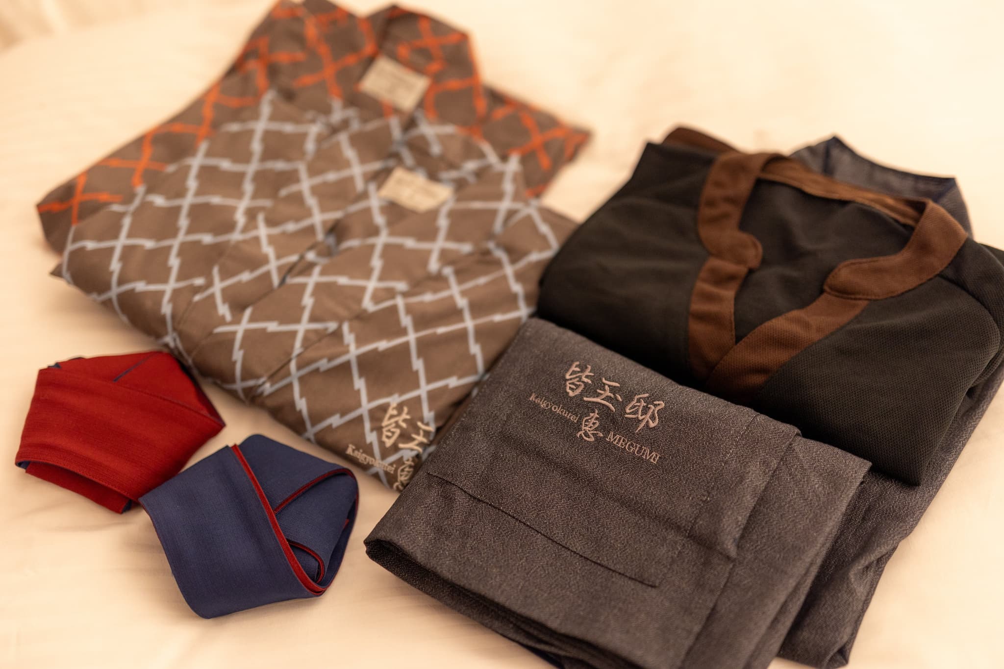 We provide yukata, samue, and pajamas. You may move around the building in any way you like.
