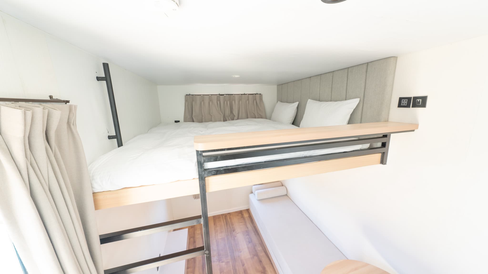 Annex, loft