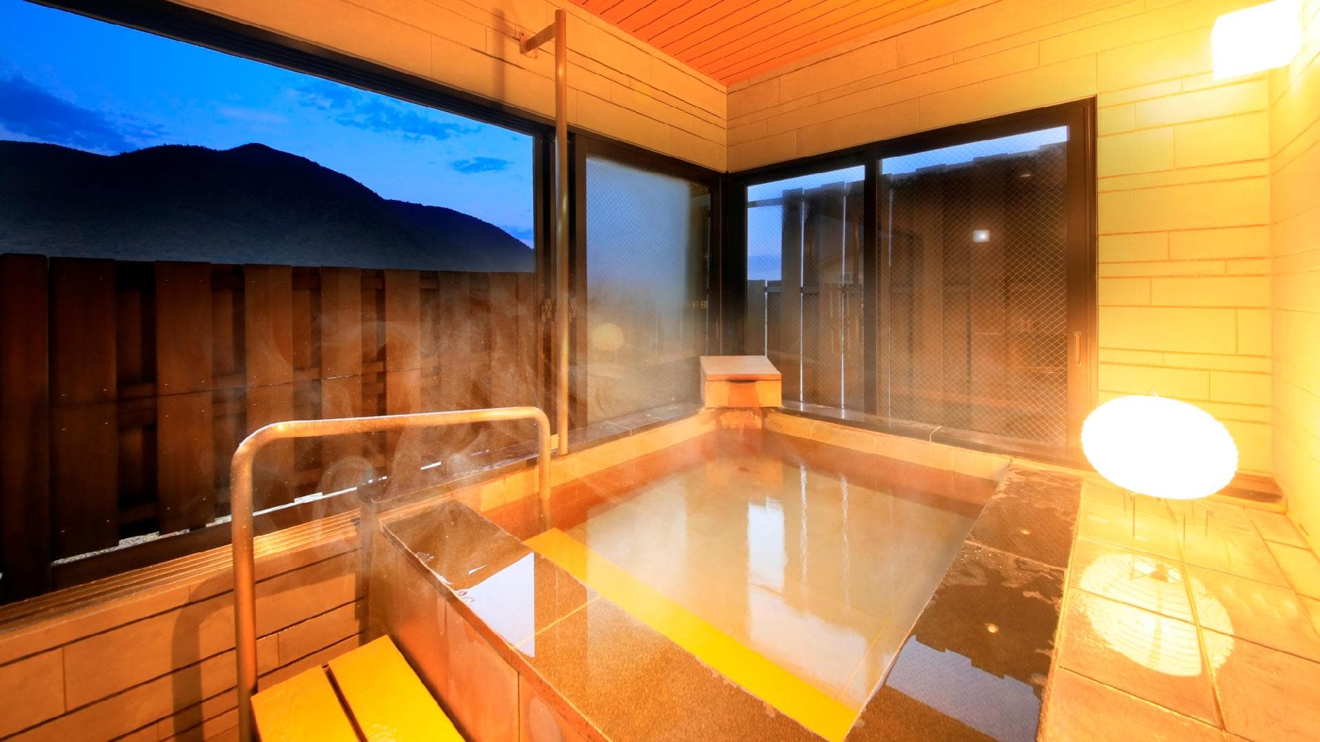 [Main building] Japanese-style double bed with hot spring semi-open-air bath