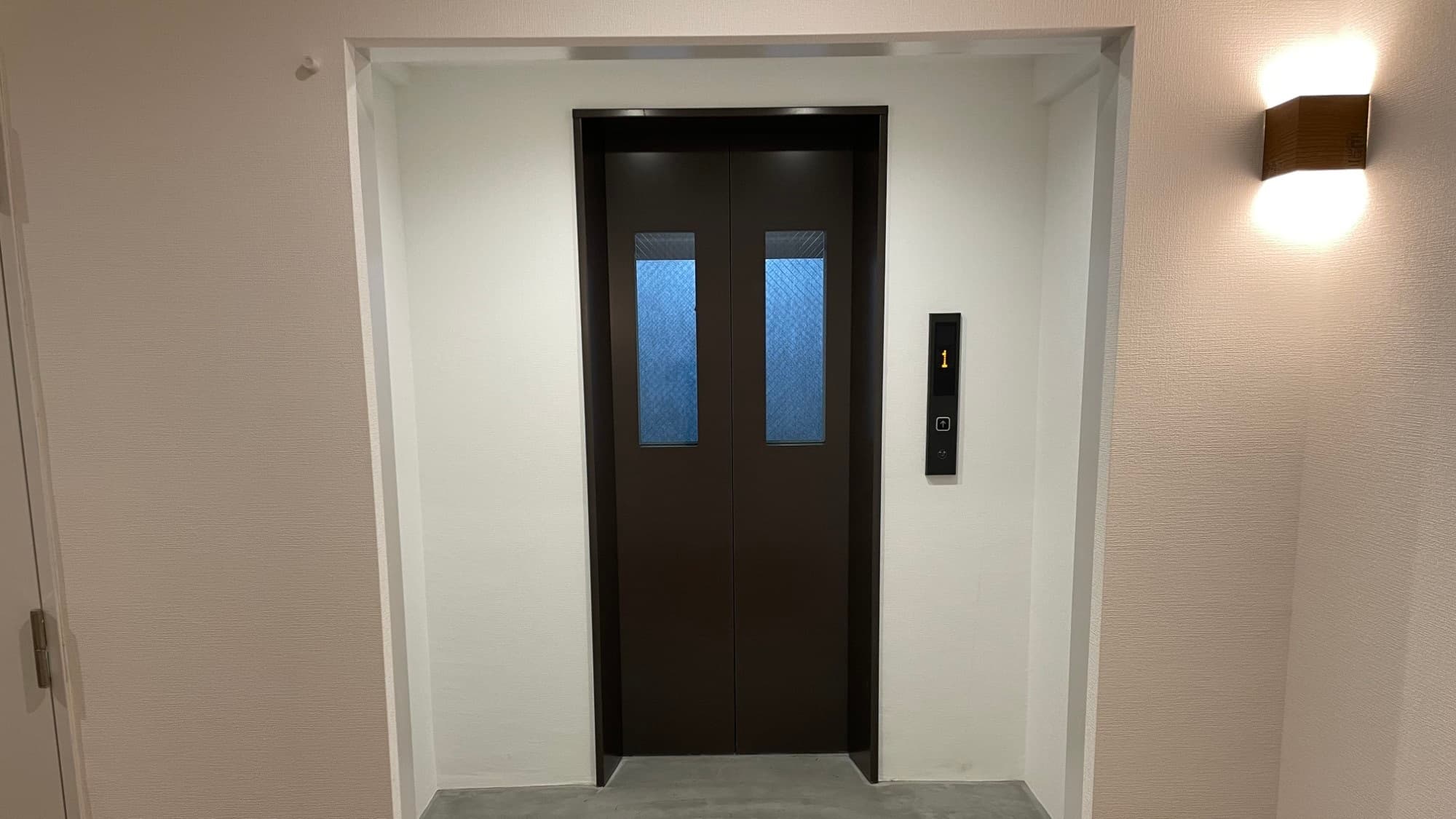 Elevator 1F
