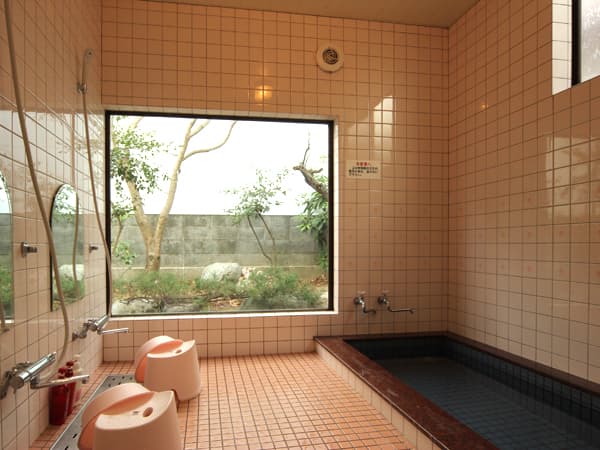 [Women's bath] Body soap, shampoo, and conditioner are provided for your comfort.