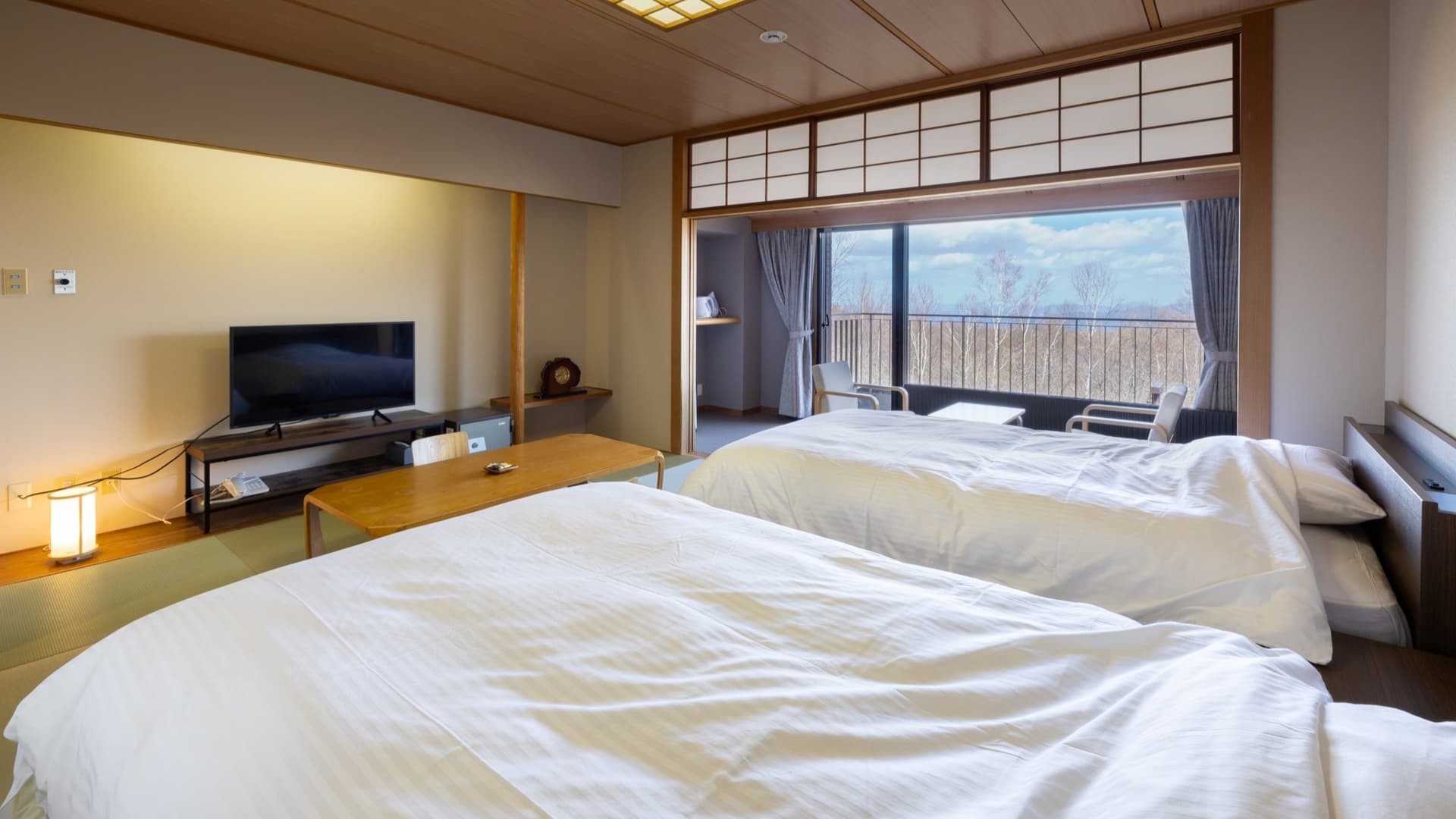 Japanese-style room with bed (two rooms, 10 tatami mats and 4.5 tatami mats), veranda and toilet included [non-smoking]