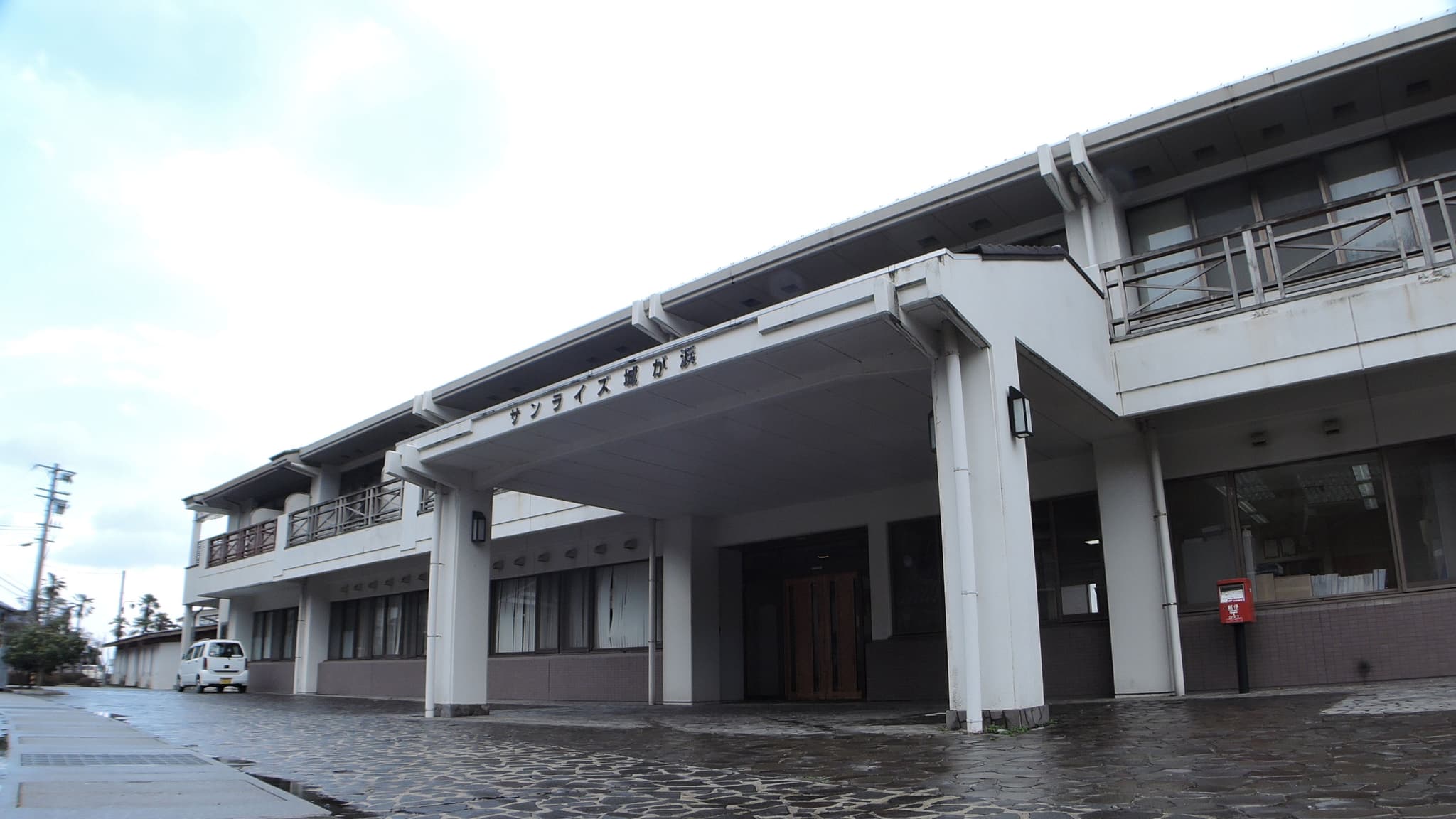 *Exterior: The sea is right in front of you, so it's a great location for traveling.
