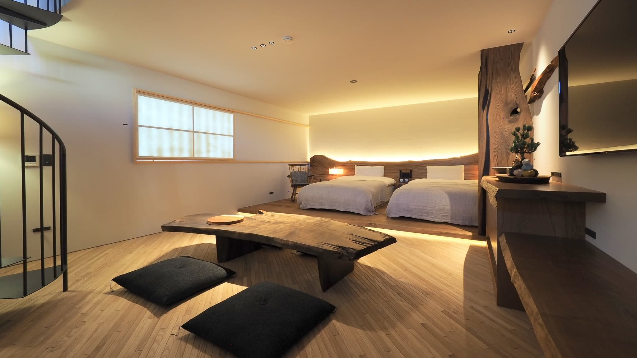 1st floor guest room