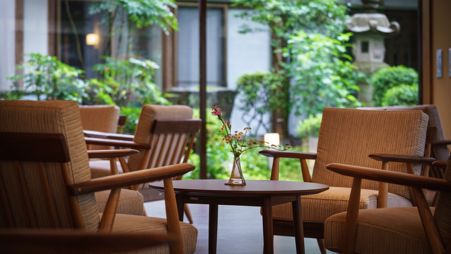 Interior - Lounge
