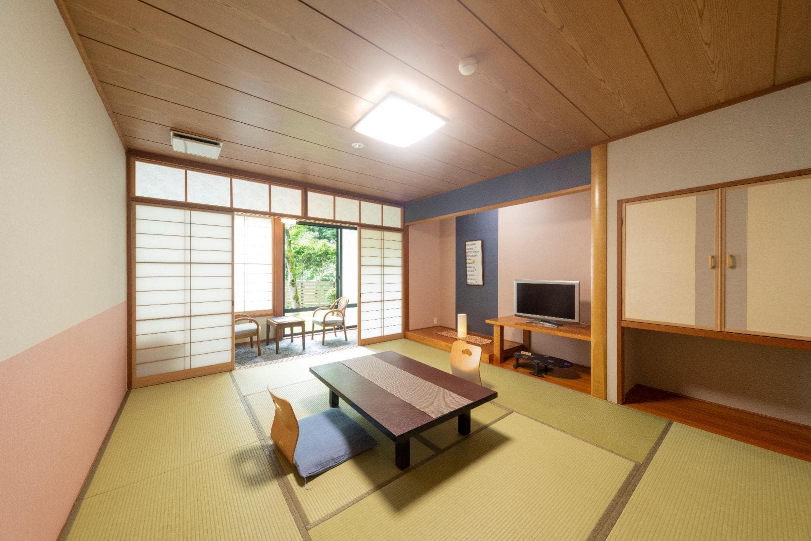 10 tatami room on the first floor