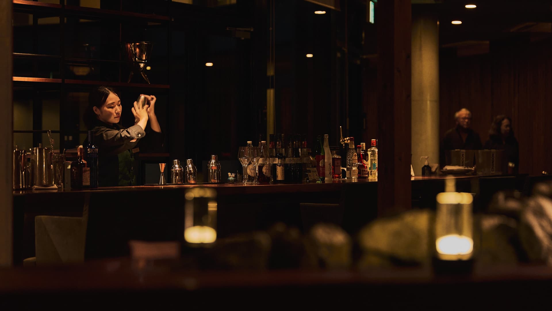 [BAR] We will prepare drinks to suit your taste.