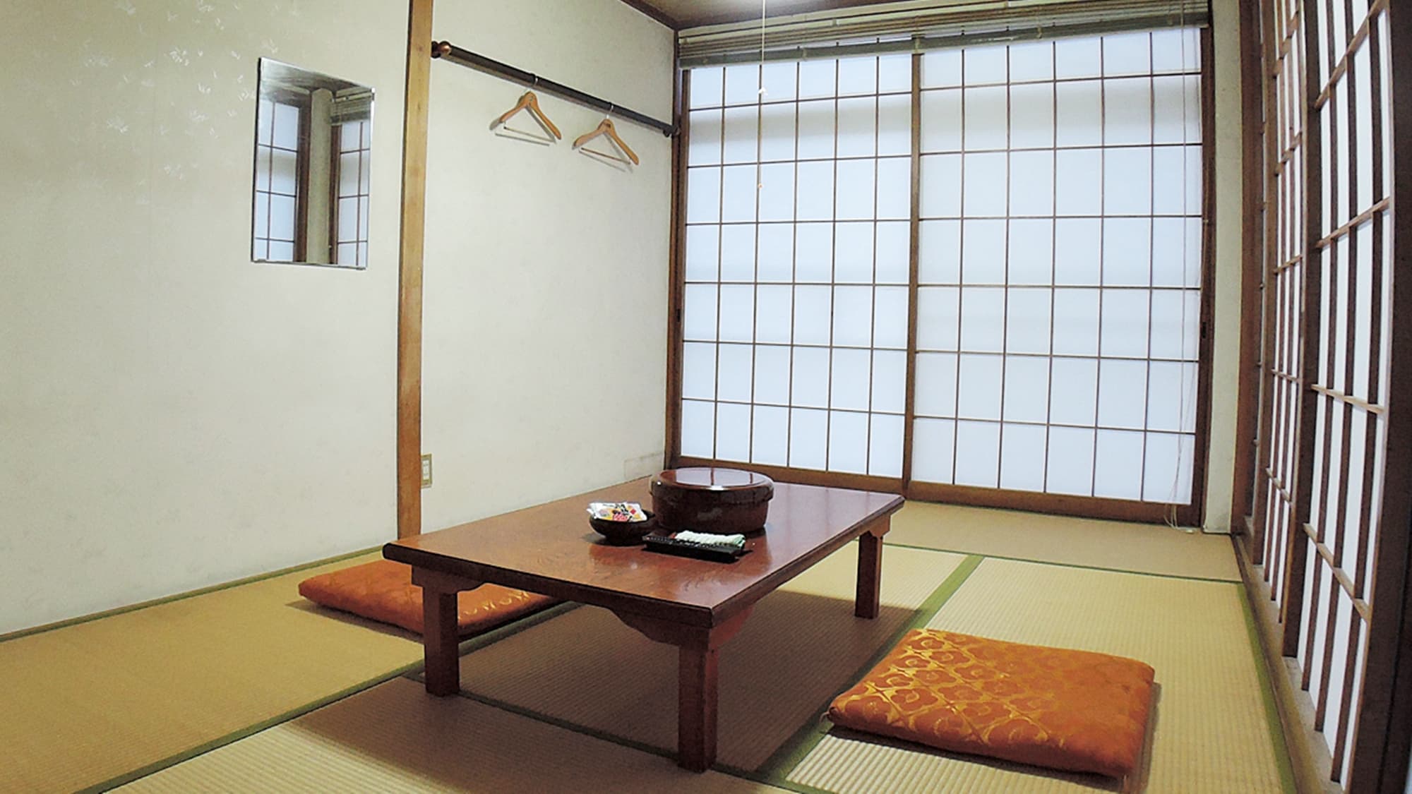 * [Japanese-style room 6 tatami mats (example)] It is a simple structure, but it is very easy to use.