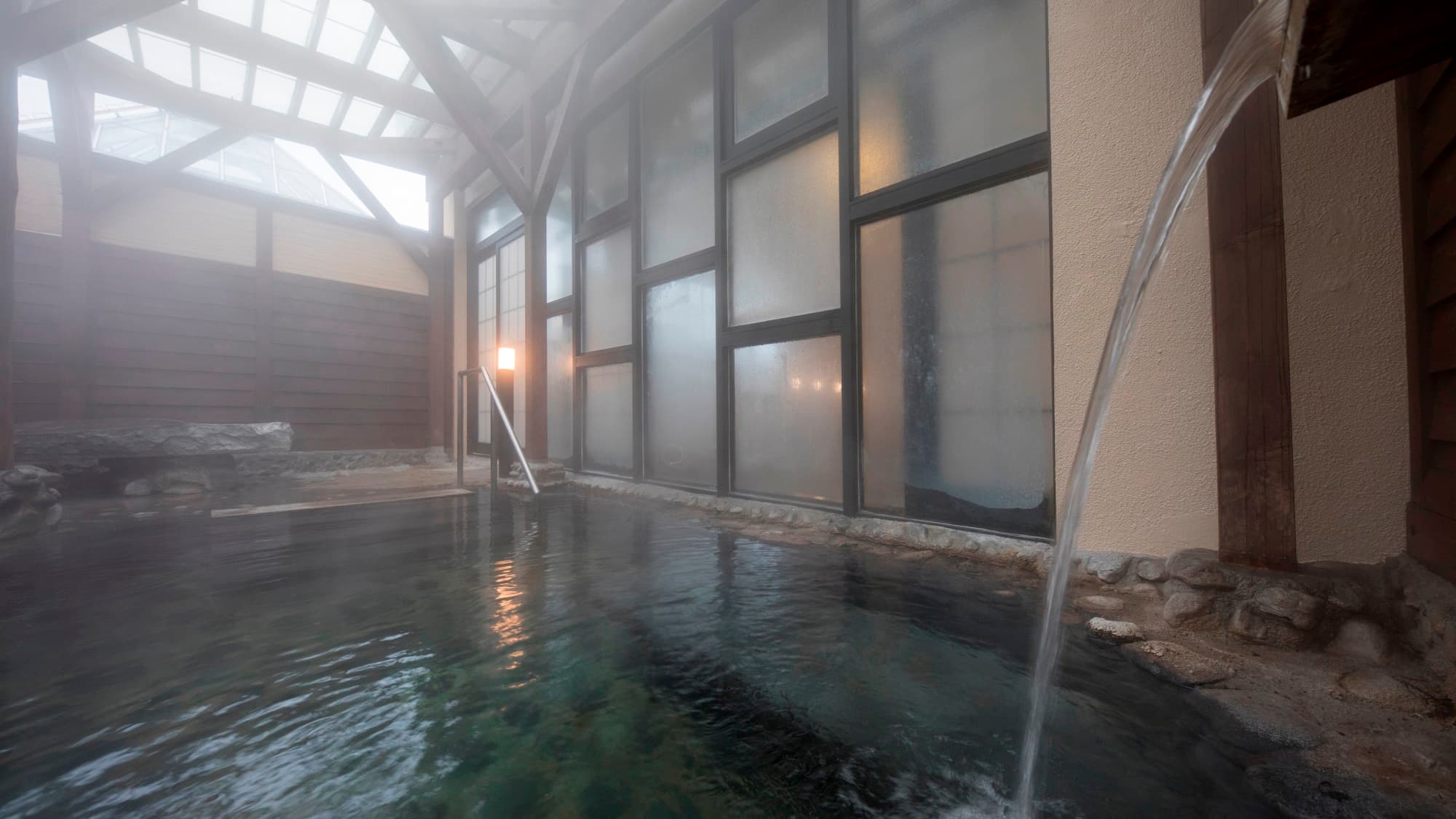 Full sky bath (daytime view)