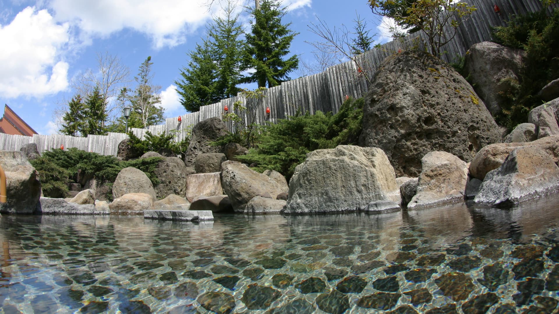 [Open-air bath]