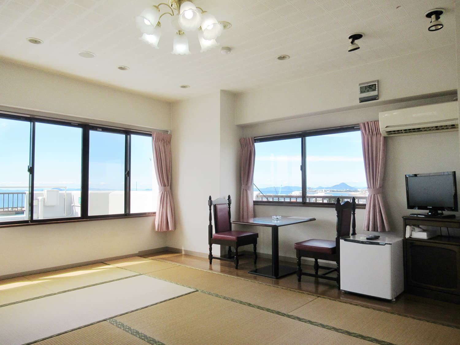 Ocean view Japanese style room