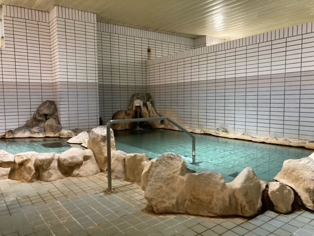 Hot spring large communal bath Free flowing from the source ♨