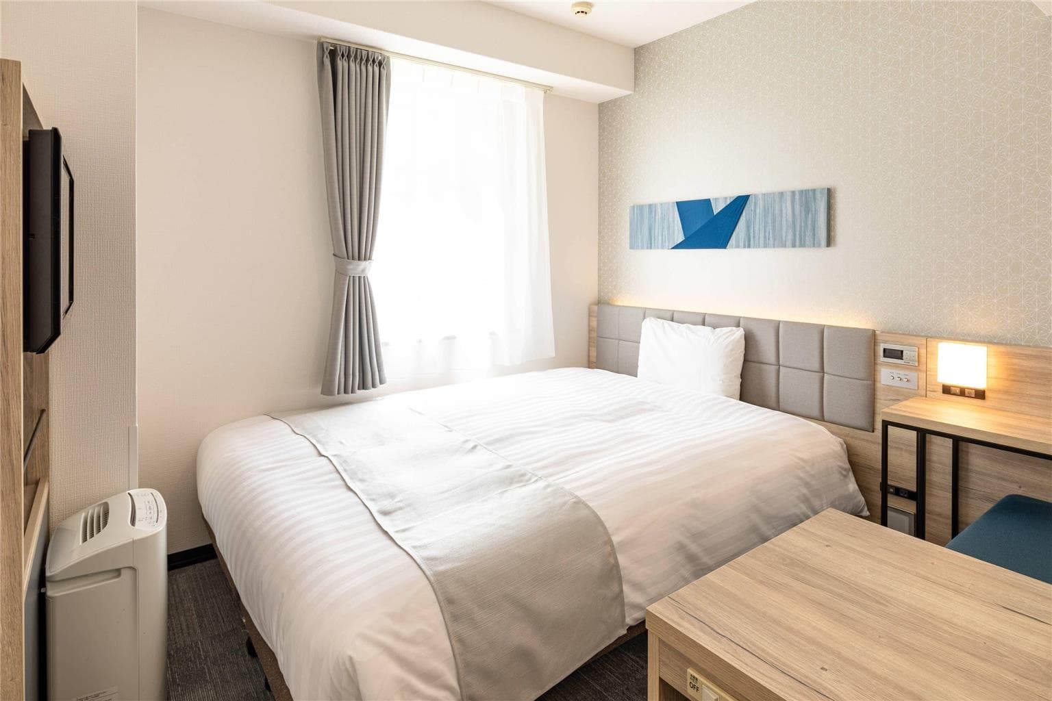 Guest room with queen bed(s)