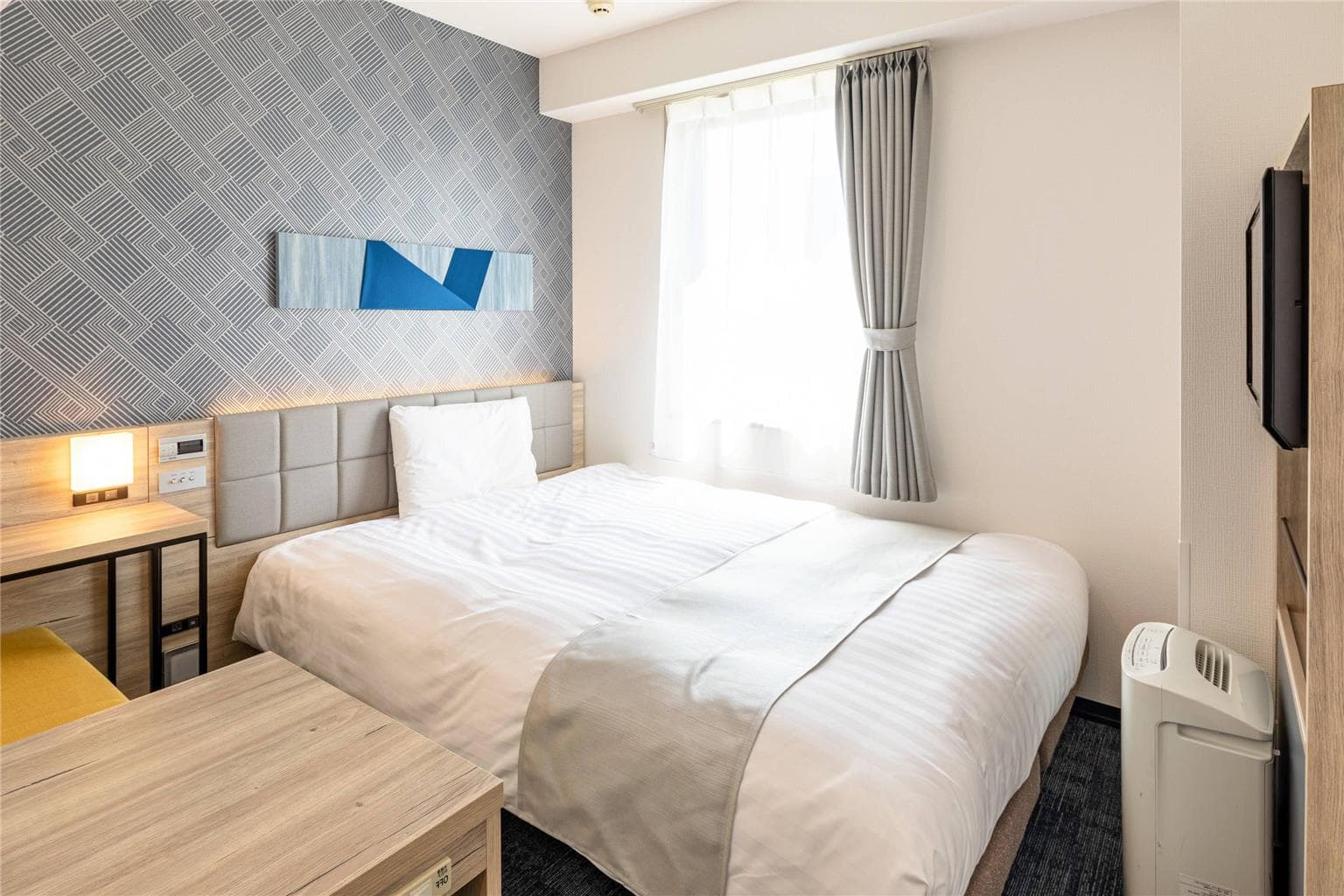 Guest room with double bed(s)