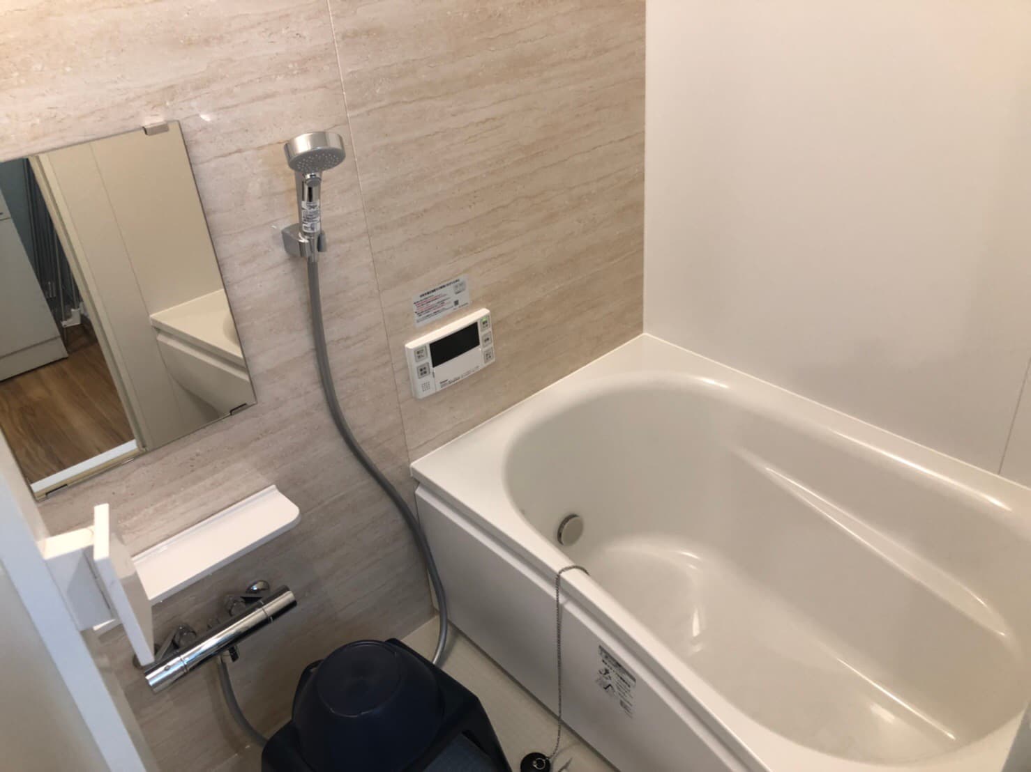 [102] Bathroom 6