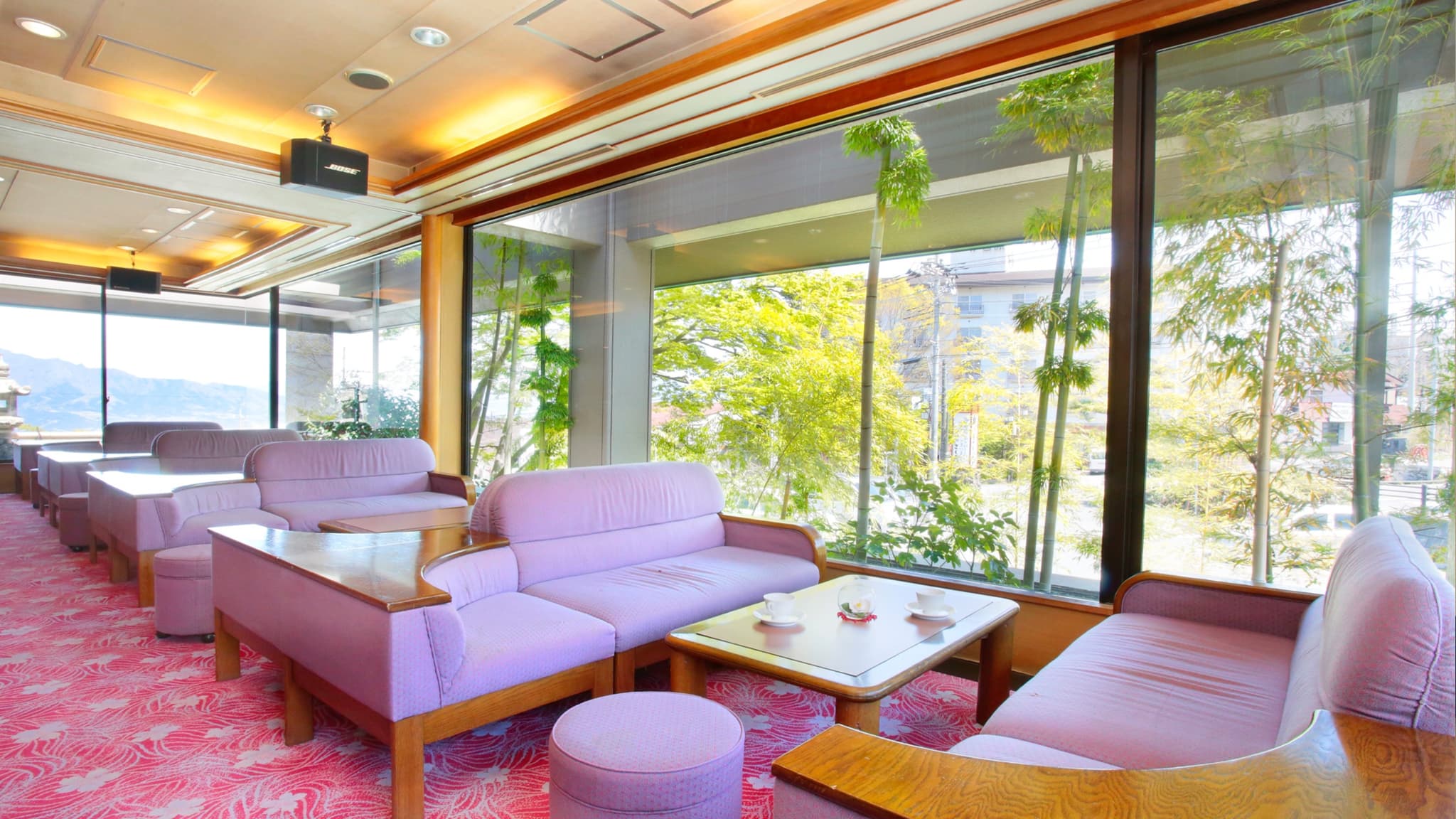 Interior - Lounge
