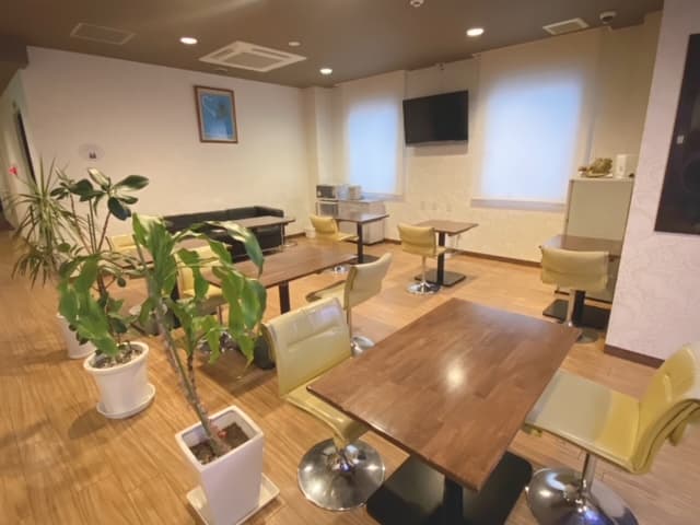 Lobby (with smoking area)