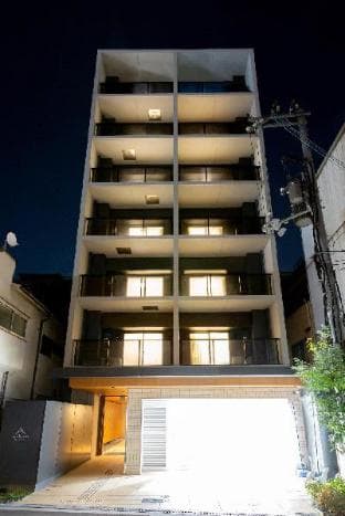 Compact 24-room building