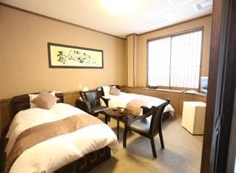"Western-style room"