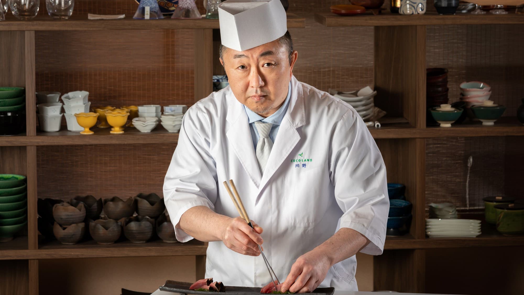 Chef Kawano commends the Minister of Health, Labor and Welfare for the 60th anniversary of the enforcement of the Cooks Act