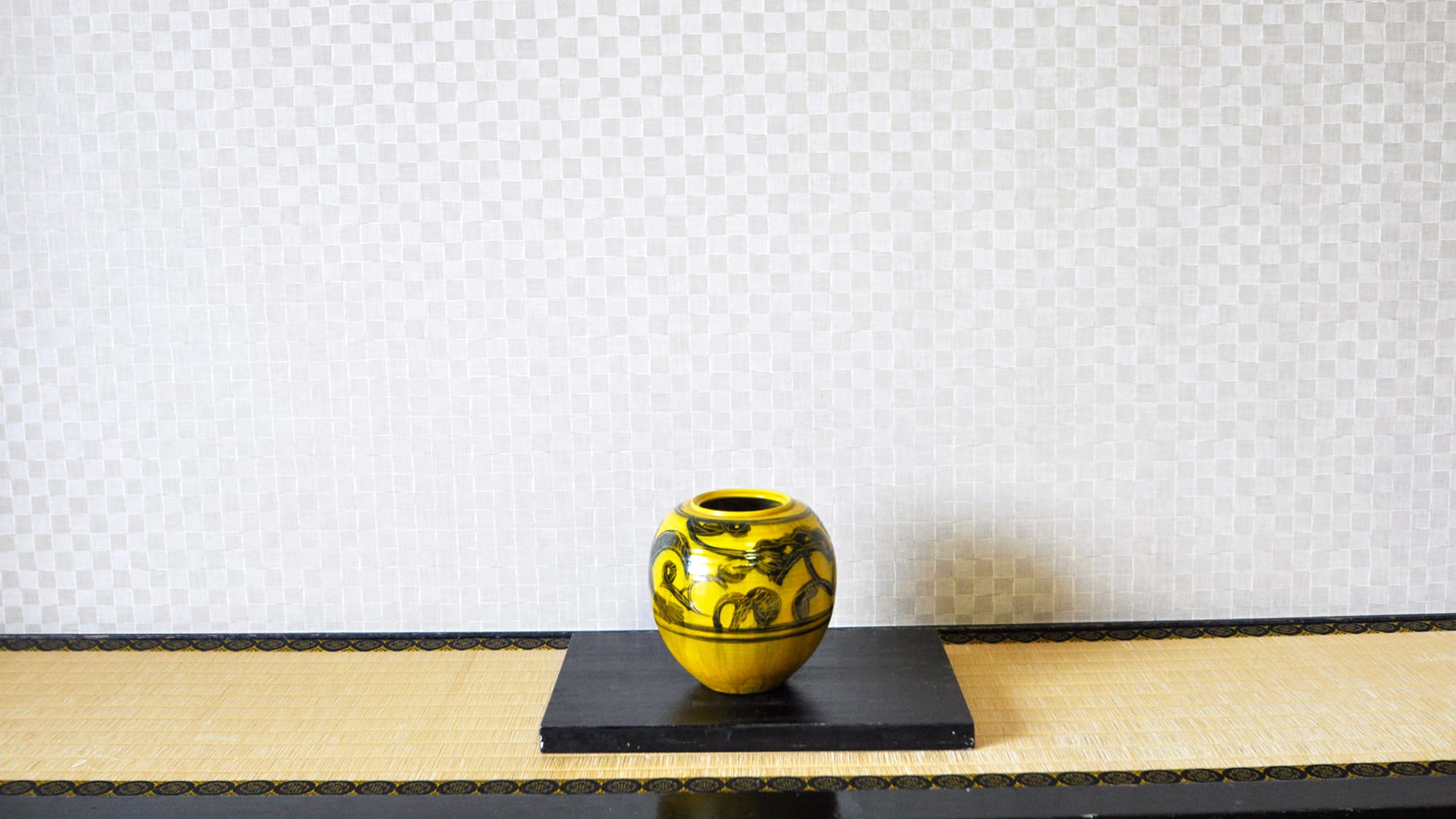 “Mori no Tate” is a guest room with a pure Japanese style.