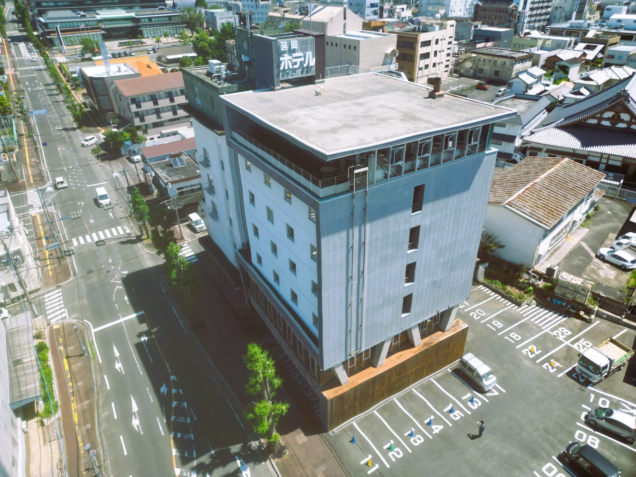 South side exterior of hotel