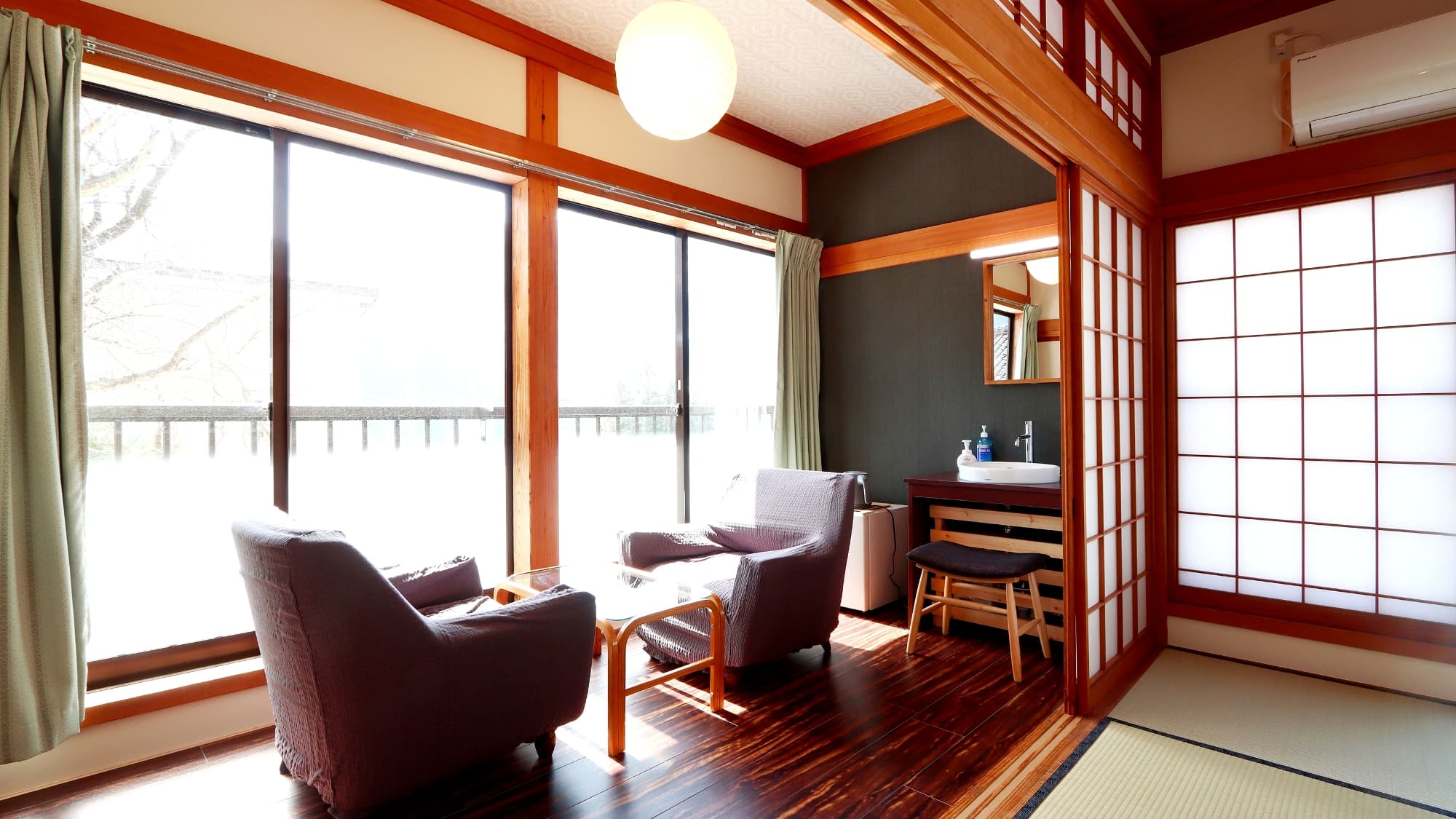 [Room] 203. It is a Japanese-style room with 8 tatami mats.