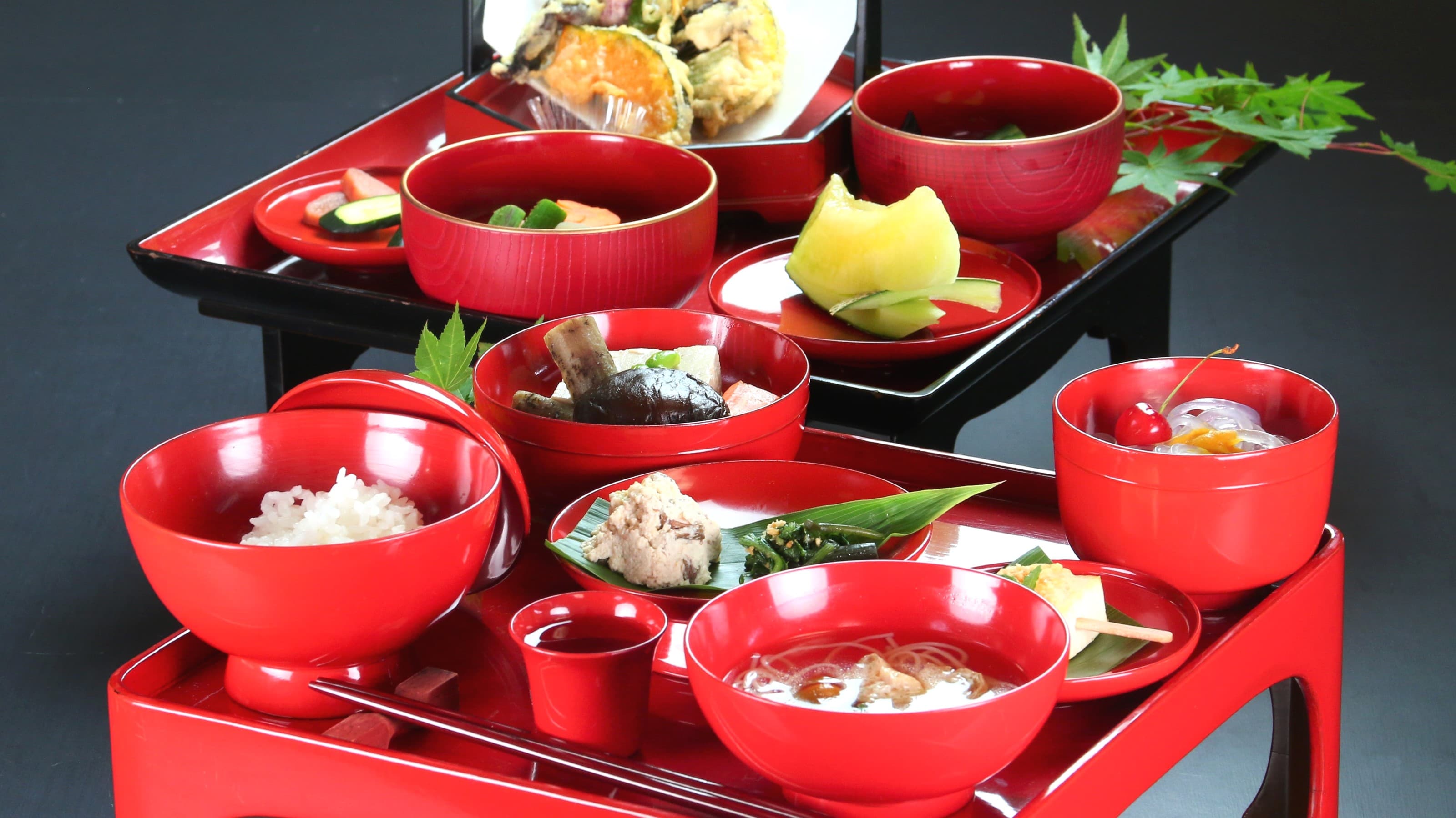 [Meal] An example of a vegetarian kaiseki set dinner. Please enjoy the dishes that make the best use of seasonal ingredients.