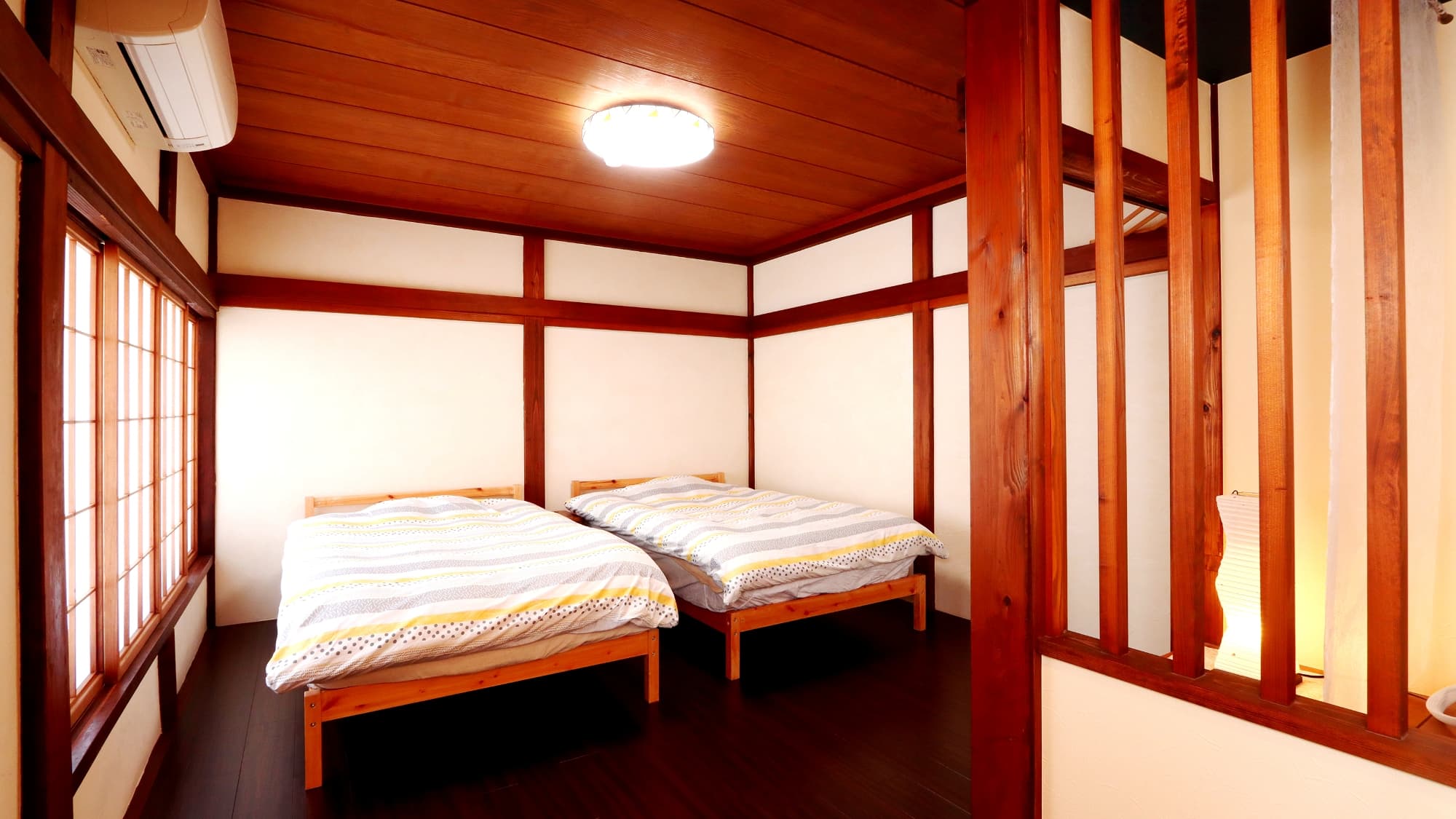 [Room] 201. This room is left to you for 2 hours.