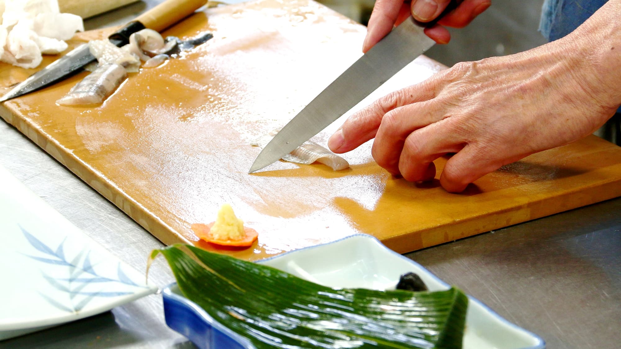 [Meals] Odorless river fish raised in clear streams. We will carefully cook and deliver it to you.