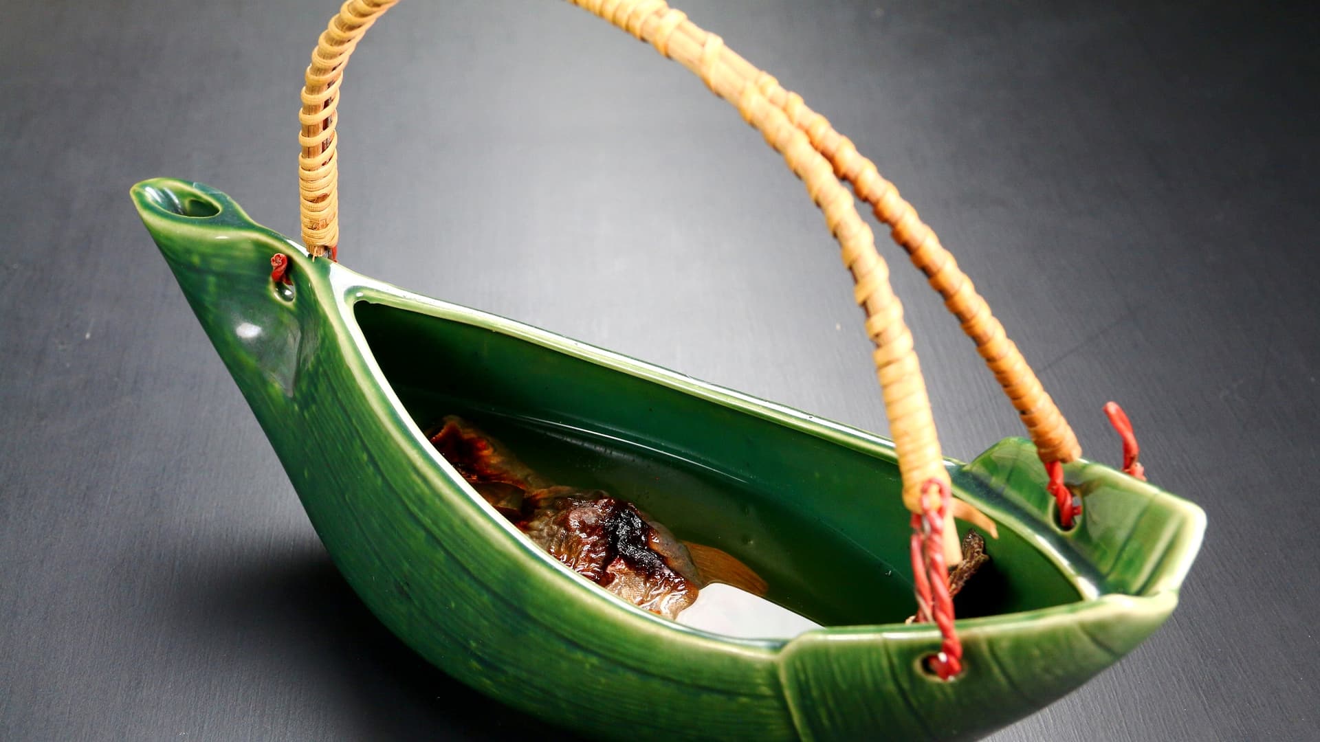 [Meals] We can also prepare a bespoke popular rock fish bone liquor.