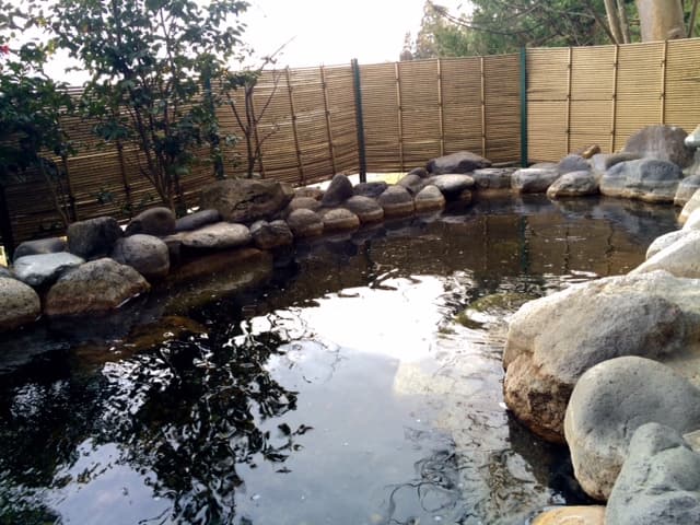 Open-air bath