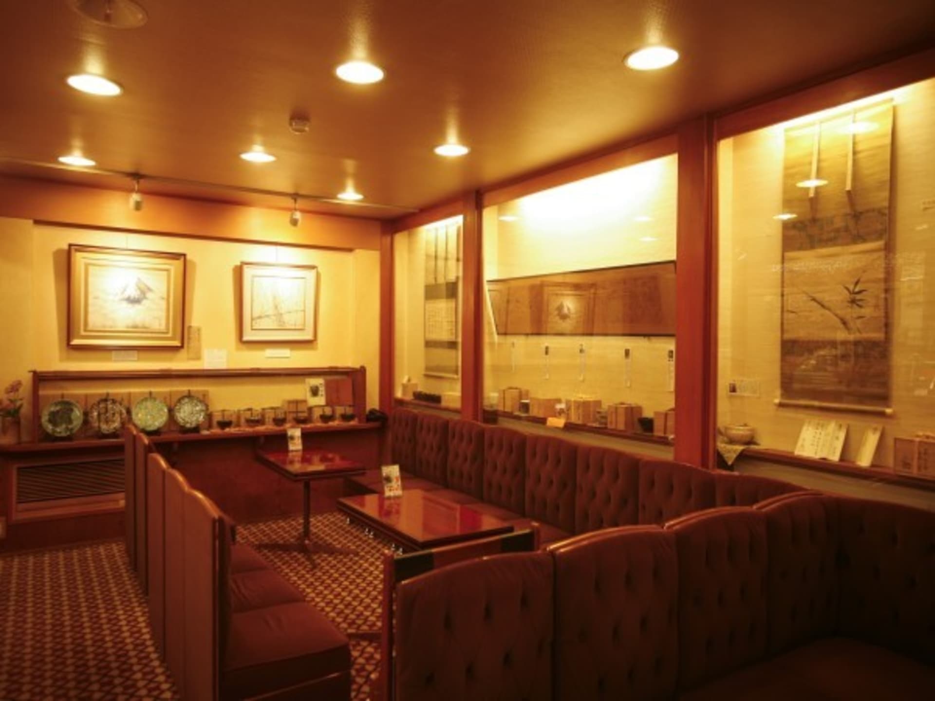 Interior - Lounge

