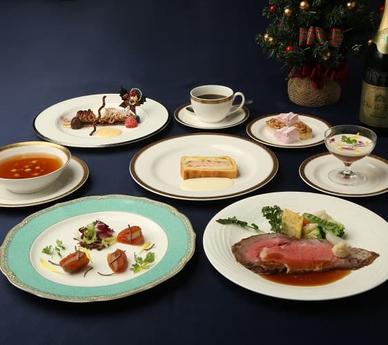 "Authentic French course" where the head chef of the hotel wields his skills