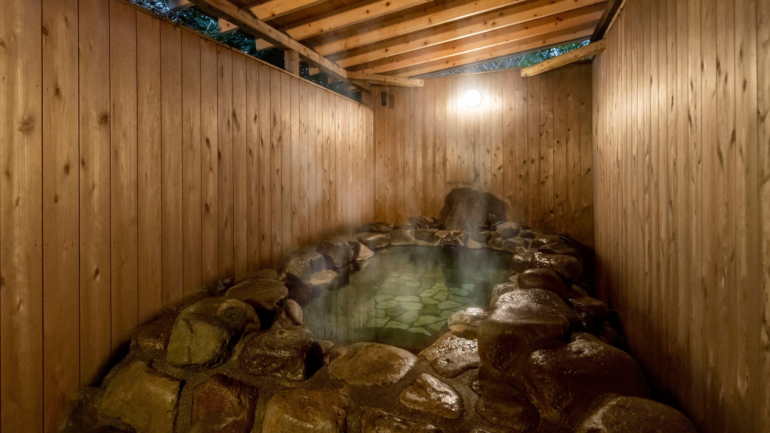 [Private bath annex] Two types of free private baths