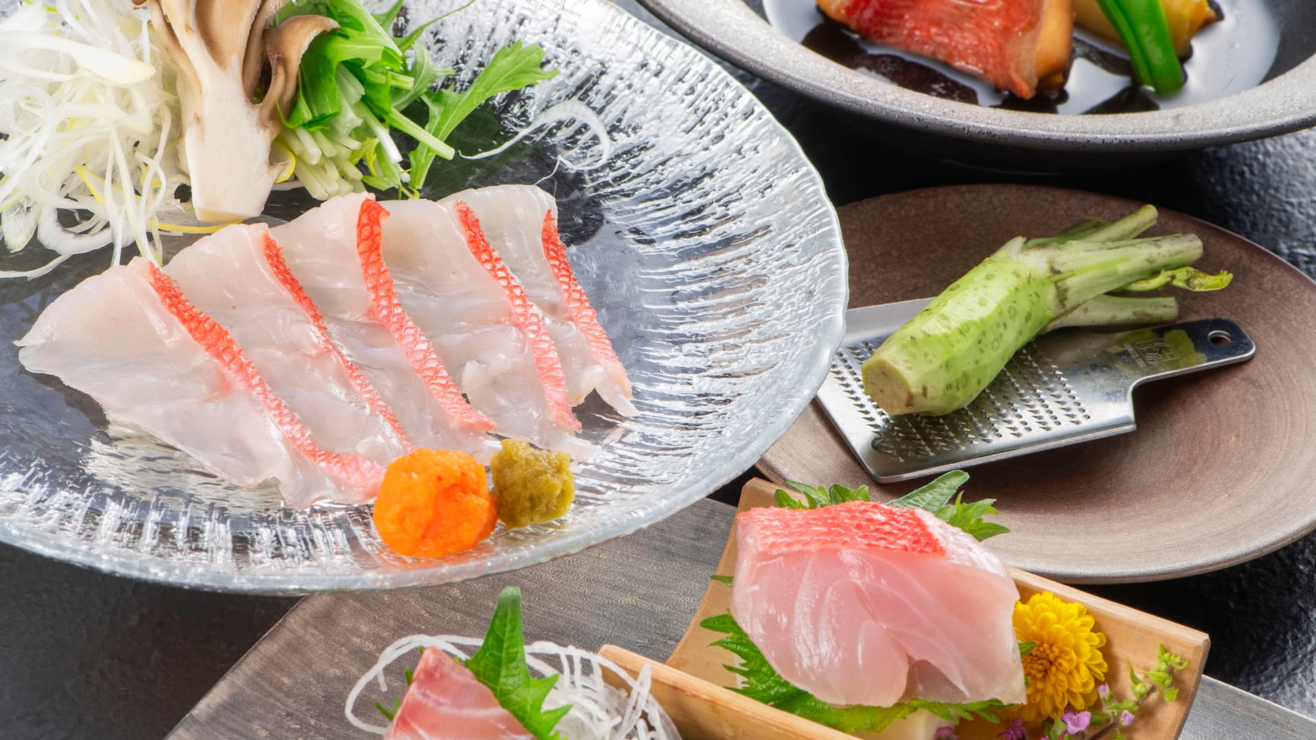 Our specialty is Kinmedai shabu-shabu. The Kinmedai chazuke and rice porridge are exquisite.