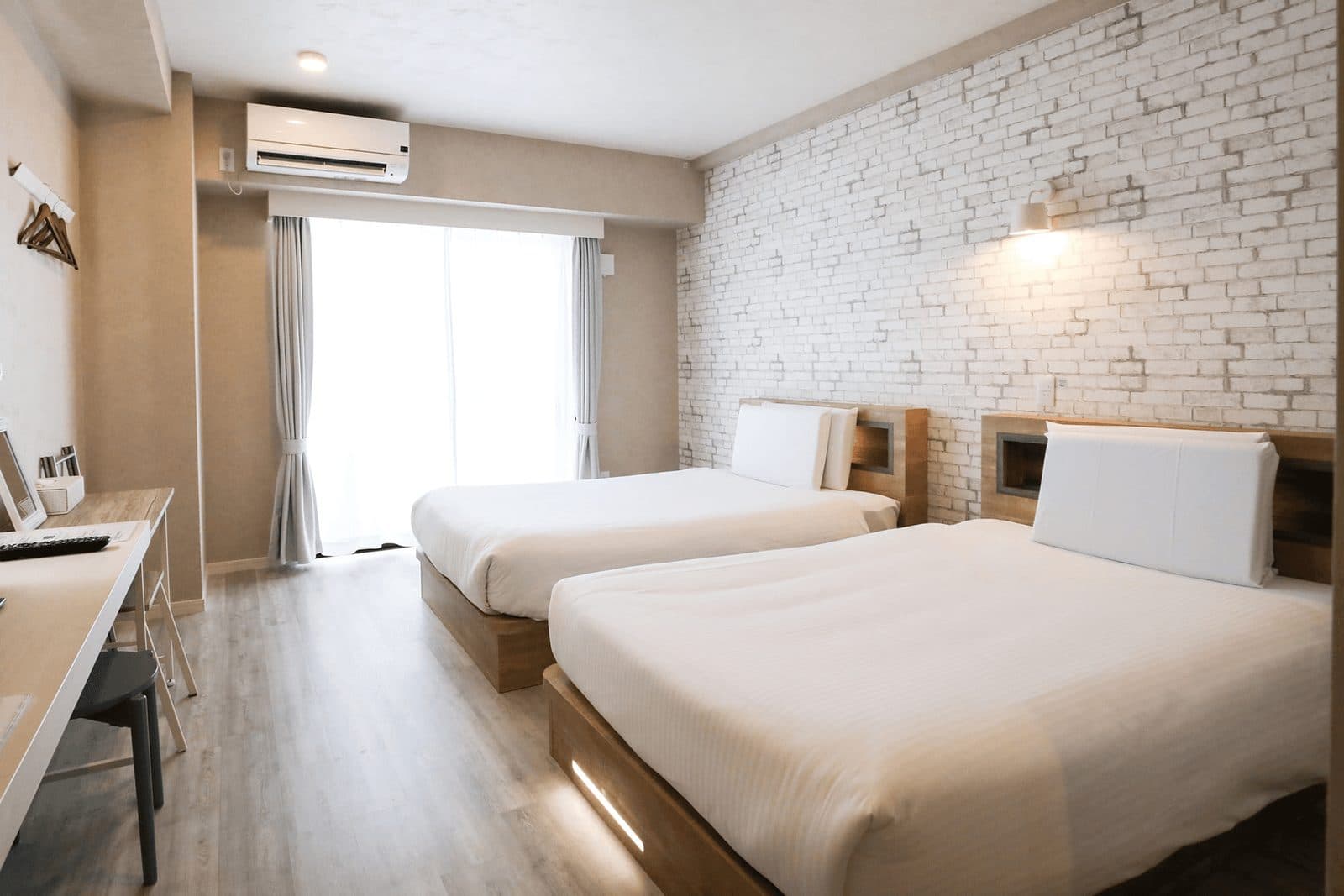 26㎡ rooms, 52㎡ suite