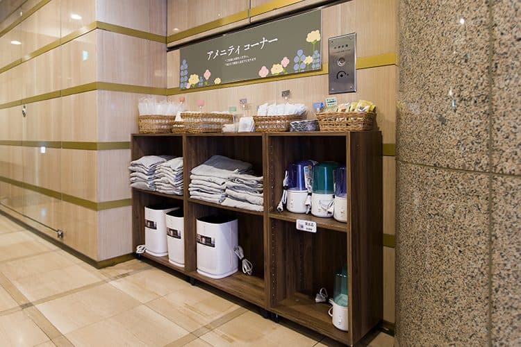 Lobby amenity corner