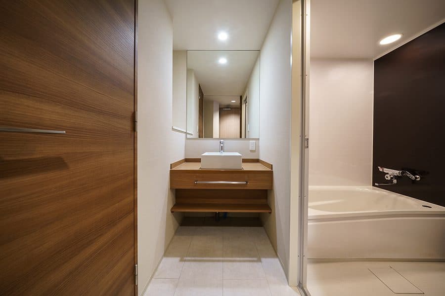 Three-way separate bathroom