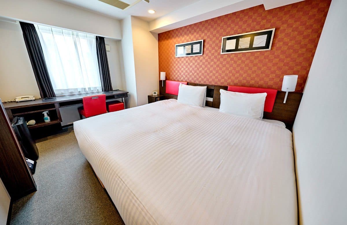 220cm-wide beds