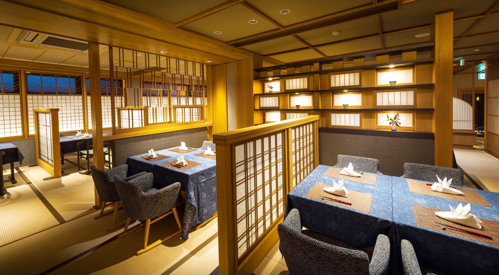Dining & Lounge Tou