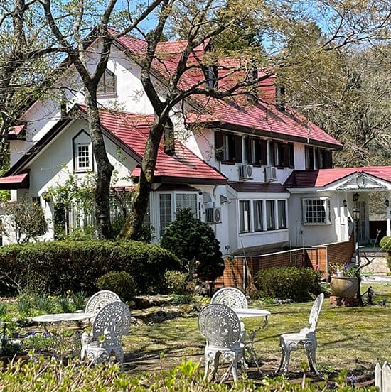 Garden and Western-style house