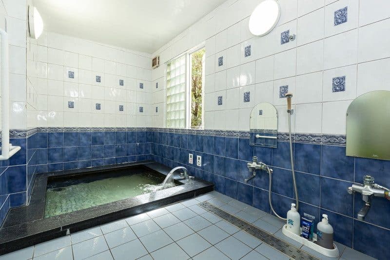 Shared bath