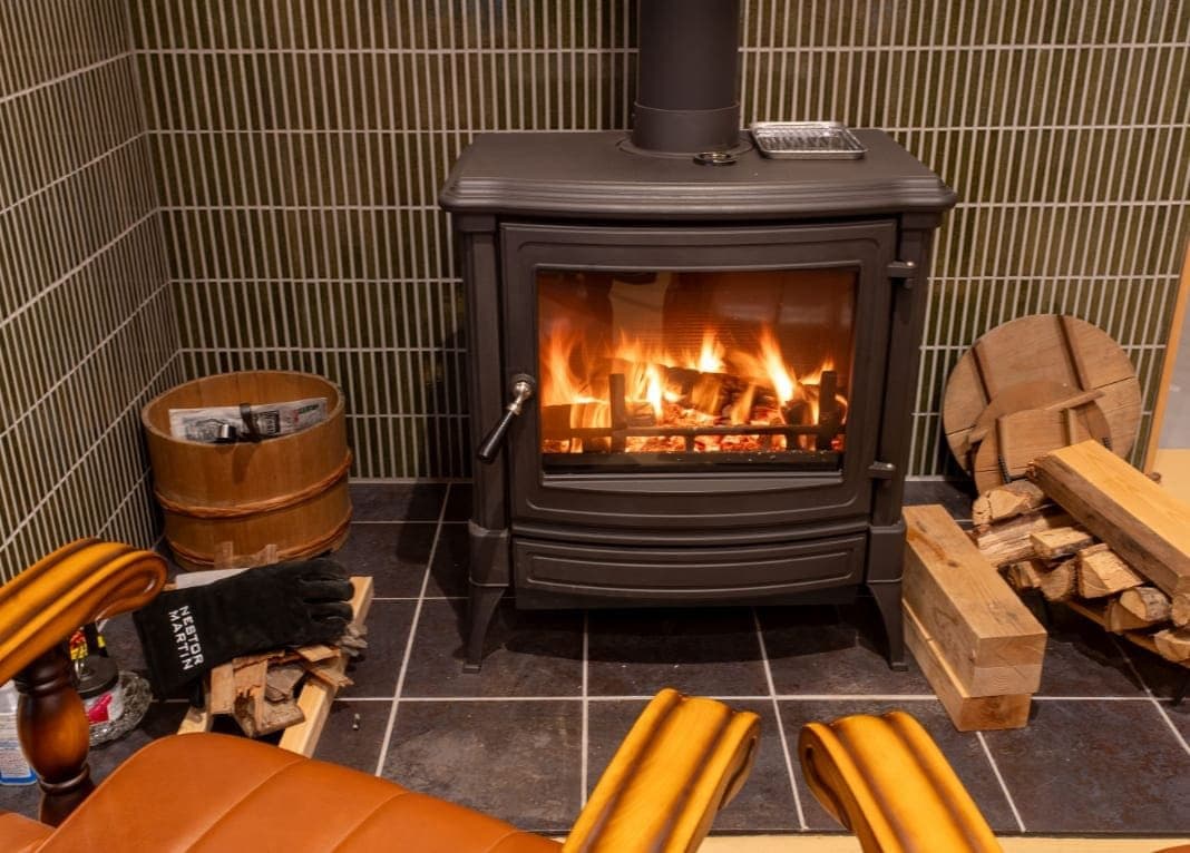 Wood-stove lounge