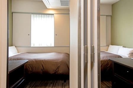 Connecting rooms