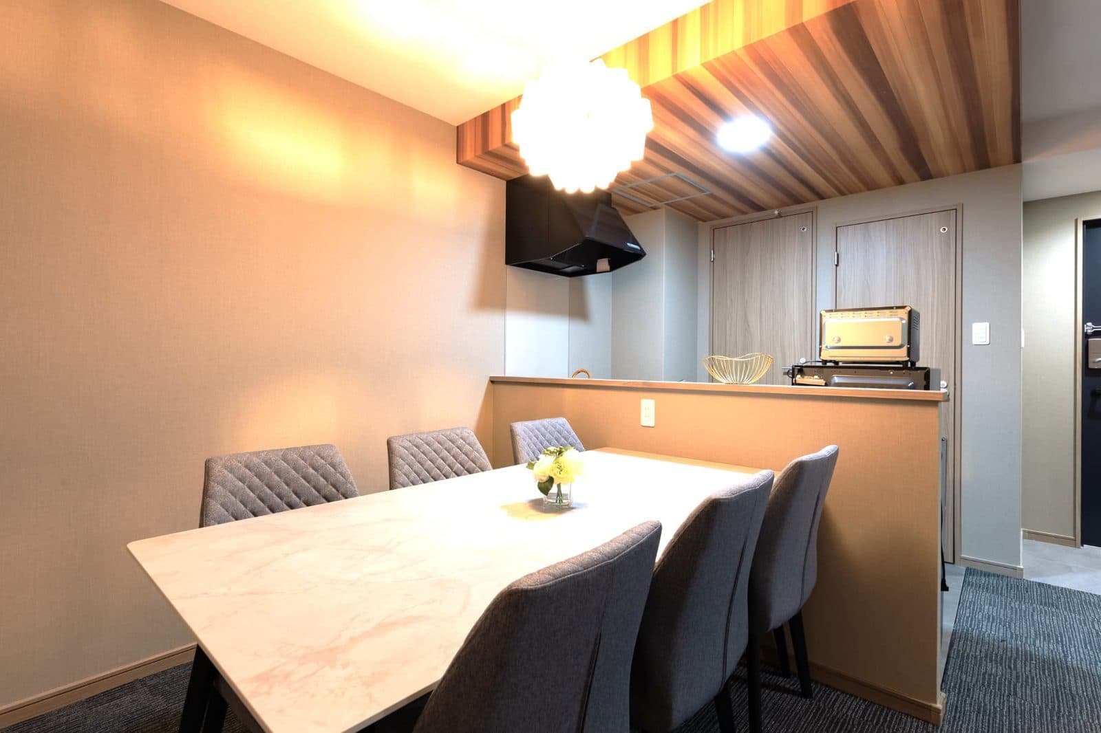 2-bedroom suites for up to 9